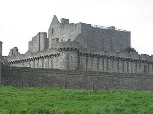 Craigmillar Castle - geograph.org.uk - 9488