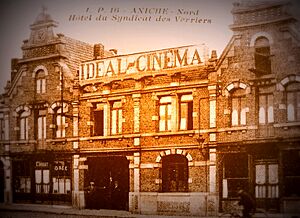 Hôtel du Syndicat des verriers D' Aniche (Idéal Cinéma) démoli en 1993