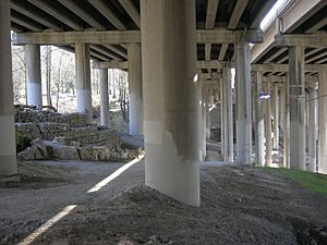 I-5 Colonnade 07