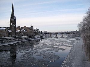 Ice forming on the Tay - geograph.org.uk - 1638366