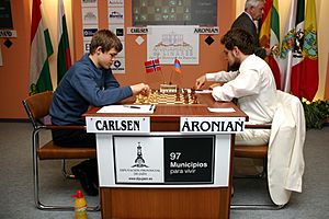 Magnus Øen Carlsen vs. Aronian Linares 2007
