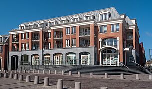 Noordwijk, straatzicht Heilige Geestweg-Raadhuisstraat foto2 2014-04-13 11.59
