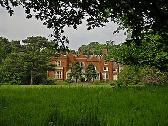 South face of Abney Hall, looking north (Cheadle, Manchester - 20 May 2007).jpg
