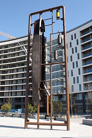 Titanic Quarter apartments and sculpture, Belfast, April 2010 (02)