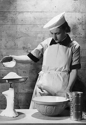 Womens Royal Navy Service Uniforms and Dress. A9747