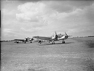 40 Squadron Blenheims at RAF Wyton WWII IWM CH 732