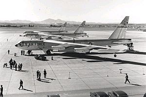 B-52-castleafb-1957