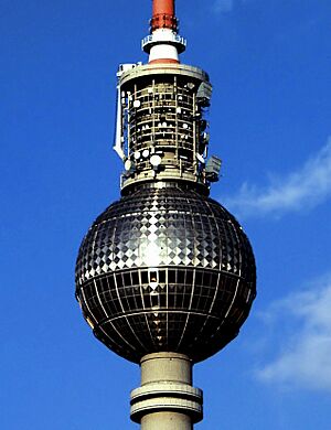 Berliner Fernsehturm Kugel cropped