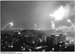 Bundesarchiv Bild 183-1987-0101-007, Berlin, 750-Jahr-Feier, Silvesterfeuerwerk