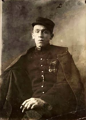 Cendrars posing in the uniform of the Légion étrangère in 1916, a few months after the amputation of his right arm