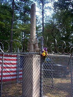 Coon Dog Cemetery Monument.jpg