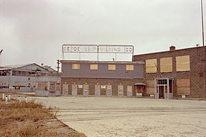Defoe Shipbuilding abandoned main gate 1981