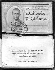 Di Stefano's youth membership card at River Plate