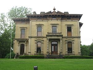 Foos Manor