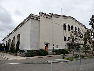 Kaiser Convention Center from the northwest, April 2021.jpg