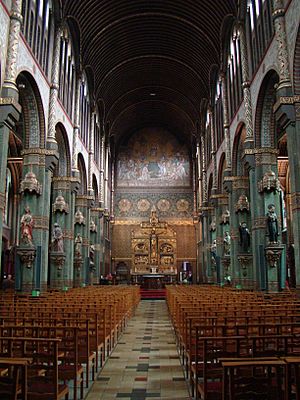 Kortrijk Sint-Antoniuskerk int -10