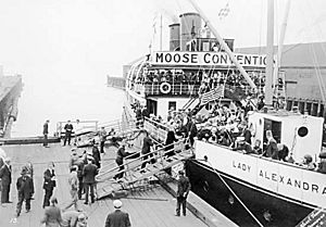 Lady Alexandra (steamship) and Moose convention 1926.jpg