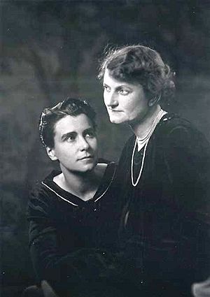 Miss Dorothy Arzner and Marion Morgan, 1927