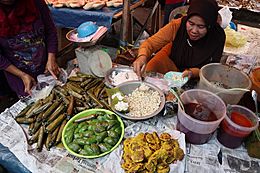 Penjual Jajanan Tradisional Banjar di Halong