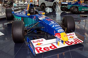 Sauber C16 front-right 2017 Hangar-7 1.jpg