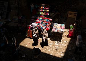 Shopping in the spotlight (Cairo)