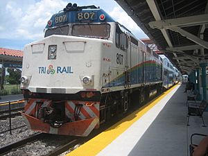 Tri-rail EMD F40PH