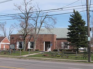 The Eggertsville-Snyder branch of the Buffalo & Erie County Public Library in the Snyder, New York "Business District"