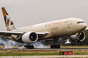 A6-DDE Etihad Airways Boeing 777-FFX coming in from Abu Dhabi (AUH) @ Frankfurt (FRA)