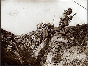A Canadian Battalion in a bayonet charge on the Somme (I0004777)