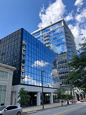 Elm Street, Greensboro, NC (48992699848)