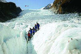 FGG Fox-glacier-heli-hike-group-helicopter 01