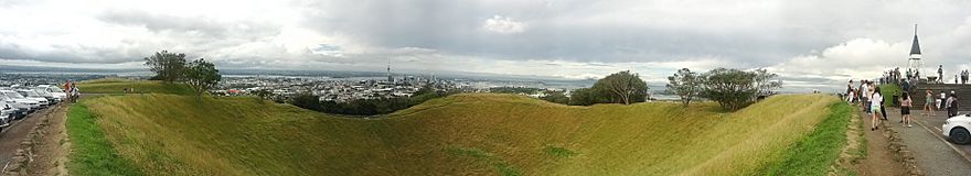Panorama of Maungawhau / Mount Eden Crater