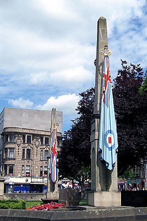 Northampton.War Memorial (Gordon's War Memorials).jpg