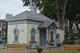 Palmer Cemetery gatehouse, Philly