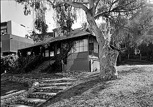 Red Rest & Red Roost (Neptune) Cottages (La Jolla, CA)