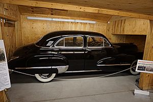 Sam Rayburn House Museum June 2017 20 (Sam Rayburn's 1947 Cadillac Fleetwood Series 62)