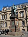 Statue of William Chambers - geograph.org.uk - 3652412 (cropped).jpg