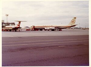 Tarom Boeing 707 YR-ABA (25885756905)