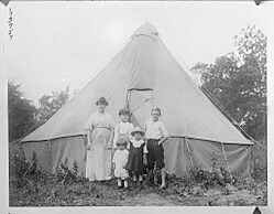 1922 New England Textile Strike, evicted family, Lonsdale, R.I (July 15, 1922) 01