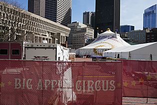 Big Apple Circus and Boston City Hall, P1000084