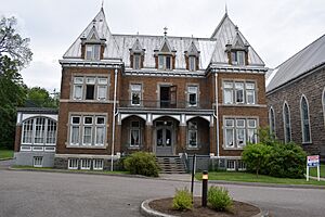 Chicoutimi - Presbytère du Sacré-Coeur - 1