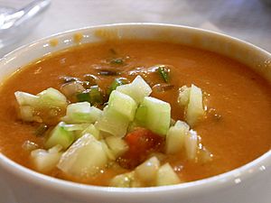 Gazpacho con su guarnición - jlastras