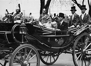George VI visits Woodbine Race Track