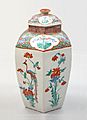 Hexagonal Jar, Imari ware, Kakiemon type, Edo period, 17th century, flowering plant and phoenix design in overglaze enamel - Tokyo National Museum - DSC05329 (retouched)
