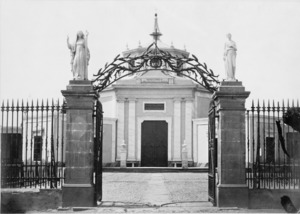 Ingreso Presbitero Maestro Lima. Chapel in the Cemetery LCCN2006679747 (cropped)