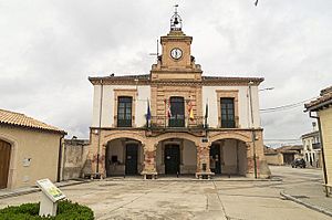 Navalilla - Town Hall