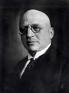 Portret van Professor Fritz Haber, een chemicus uit Duitsland (foto 1918- 1934), SFA002023057