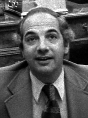 Ron Nessen 1975 (cropped)
