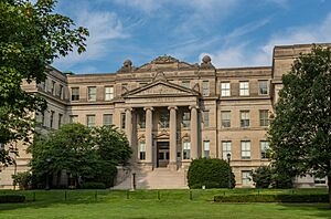 Schaeffer Hall, College of Liberal Arts, University of Iowa, Iowa City (36501051952)