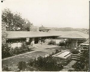 Taliesin I courtyard